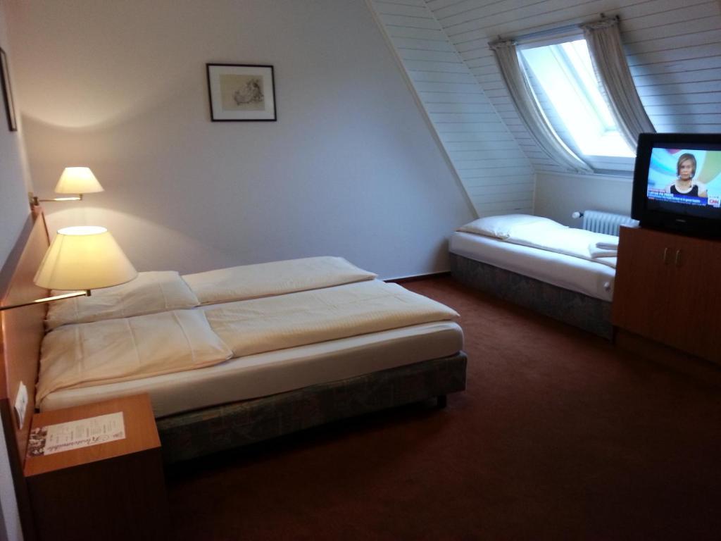 Hotel Restaurant Klostermuehle Reutlingen Room photo